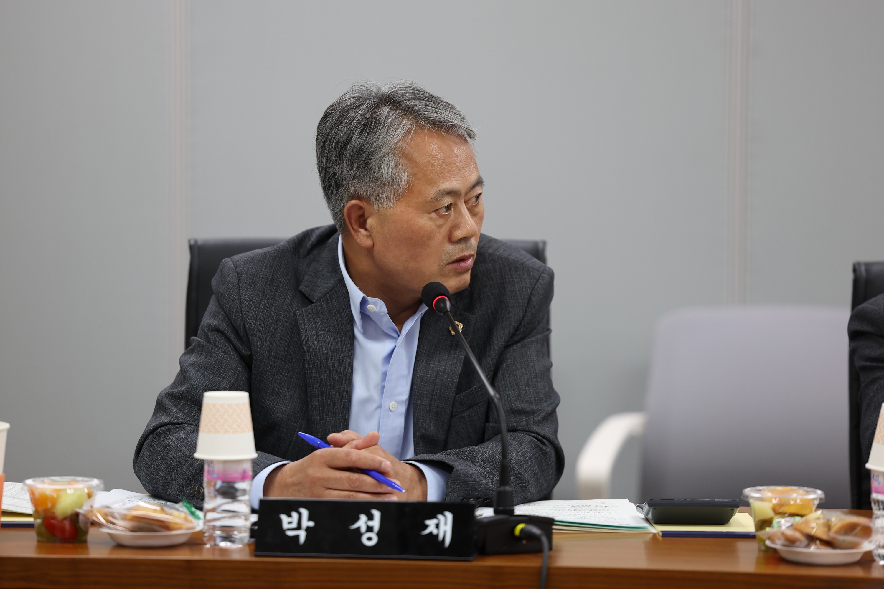 제386회 정례회 농수산위원회 행정사무감사(남도장터) 첨부이미지 : 24년11월11일 제386회 정례회 농수산위원회 행정사무감사 - 109.jpg