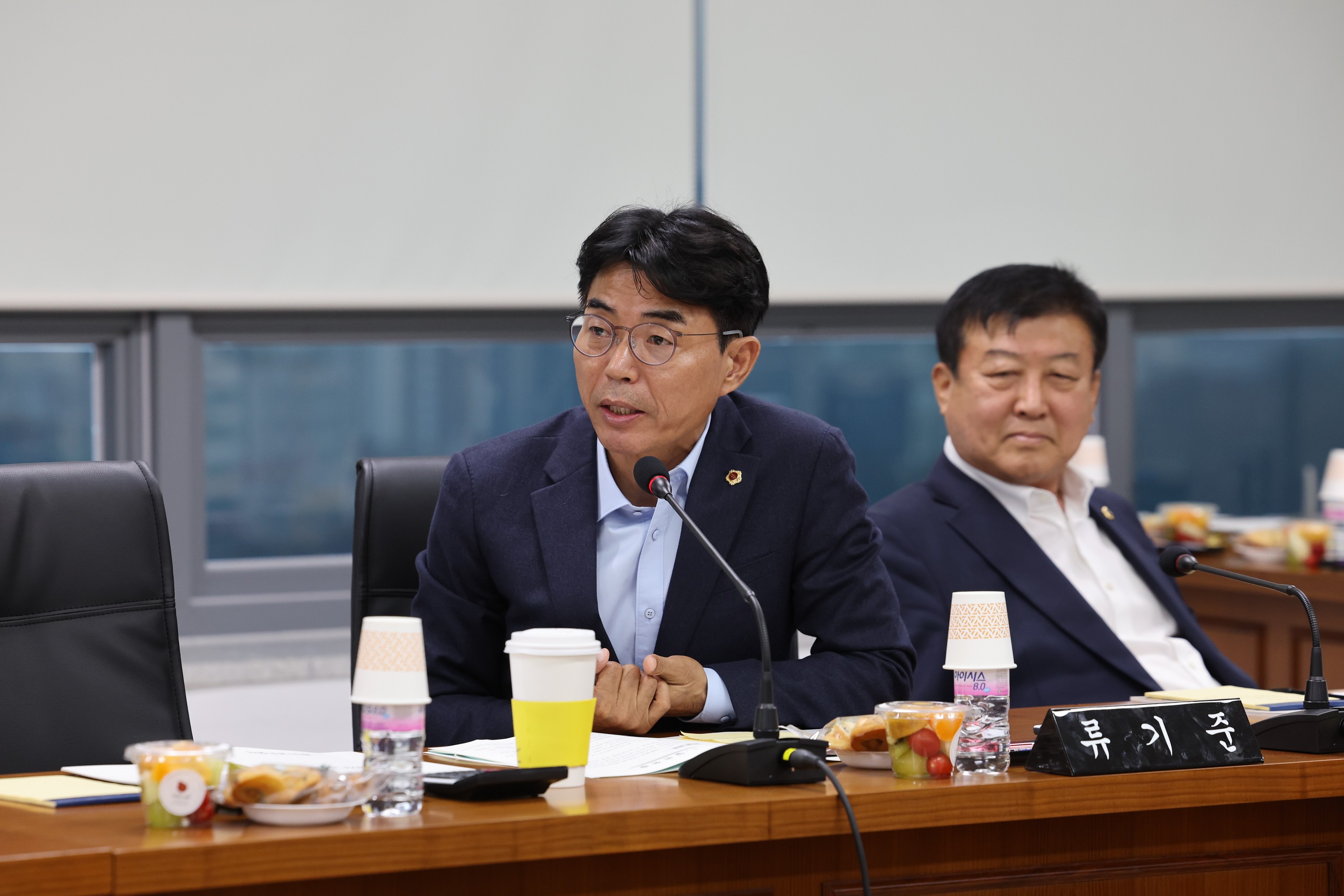 제386회 정례회 농수산위원회 행정사무감사(남도장터) 첨부이미지 : 24년11월11일 제386회 정례회 농수산위원회 행정사무감사 - 115.jpg