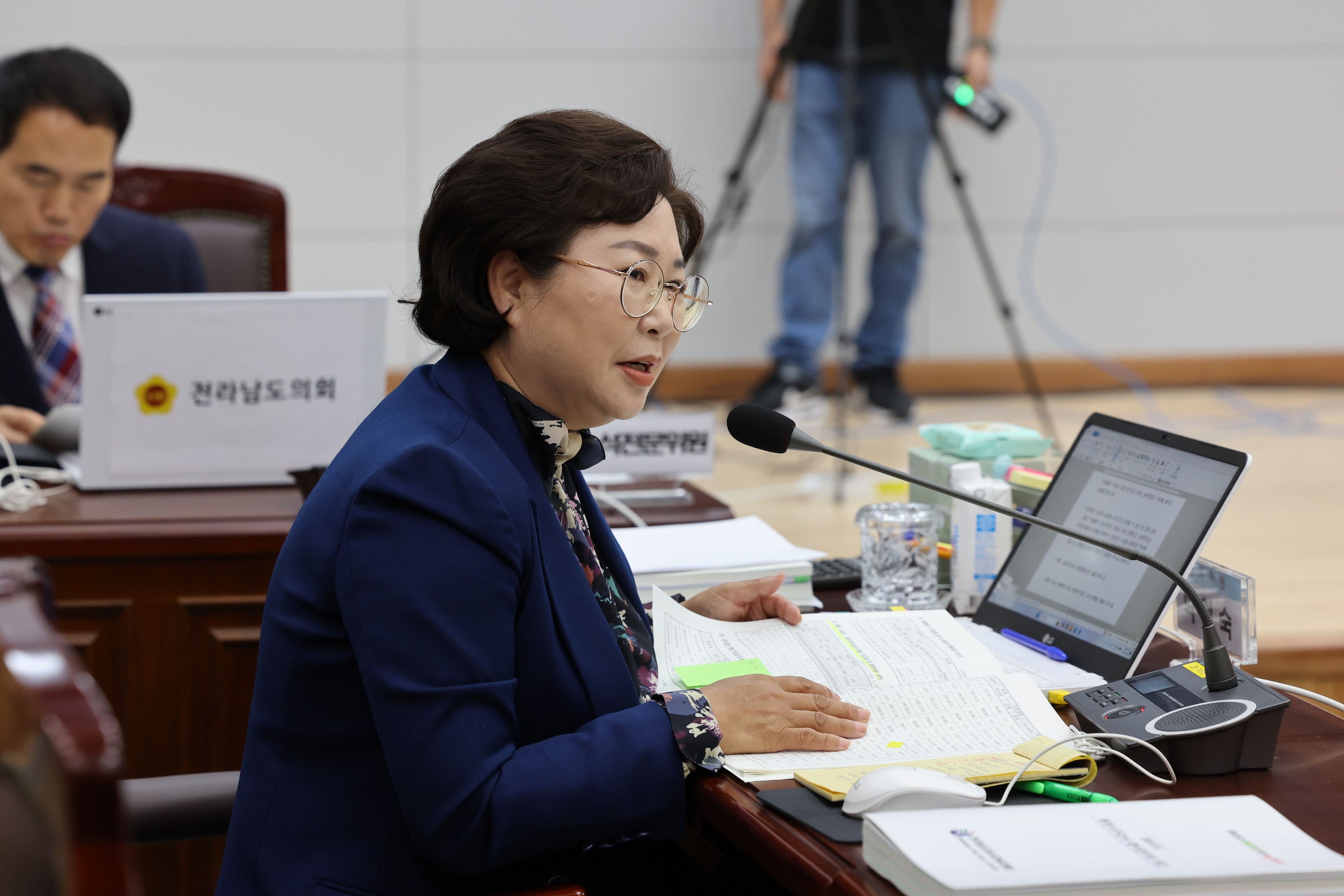 제386회 정례회 교육위원회 행정사무감사 첨부이미지 : 24년11월08일 제386회 정례회 교육위원회 행정사무감사 - 026.jpg