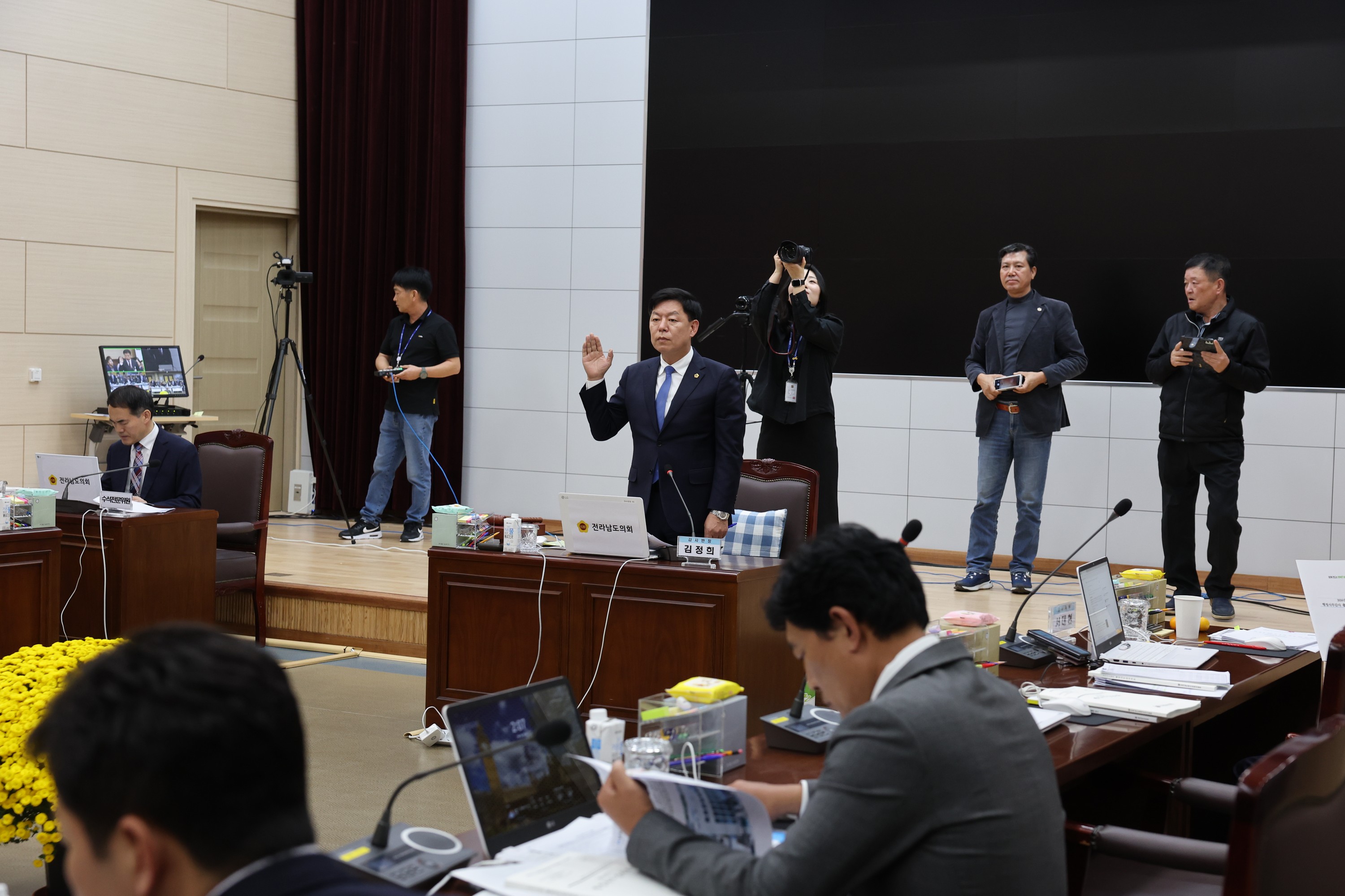 제386회 정례회 교육위원회 행정사무감사 첨부이미지 : 24년11월08일 제386회 정례회 교육위원회 행정사무감사 - 010.jpg