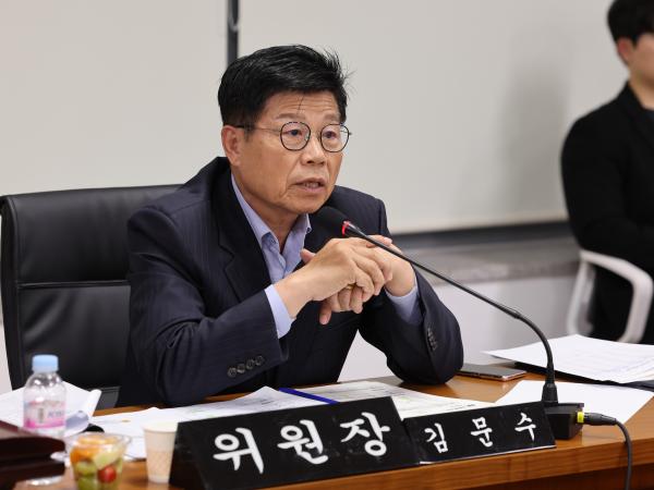 제386회 정례회 농수산위원회 행정사무감사(남도장터) 첨부이미지 : 24년11월11일 제386회 정례회 농수산위원회 행정사무감사 - 146.jpg
