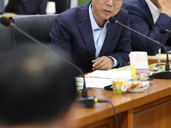 제386회 정례회 농수산위원회 행정사무감사(남도장터) 첨부이미지 : 24년11월11일 제386회 정례회 농수산위원회 행정사무감사 - 118.jpg