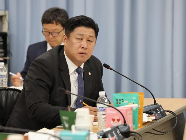 제386회 정례회 농수산위원회 행정사무감사(전남바이오진흥원) 첨부이미지 : 24년11월11일 제386회 정례회 농수산위원회 행정사무감사 - 073.jpg