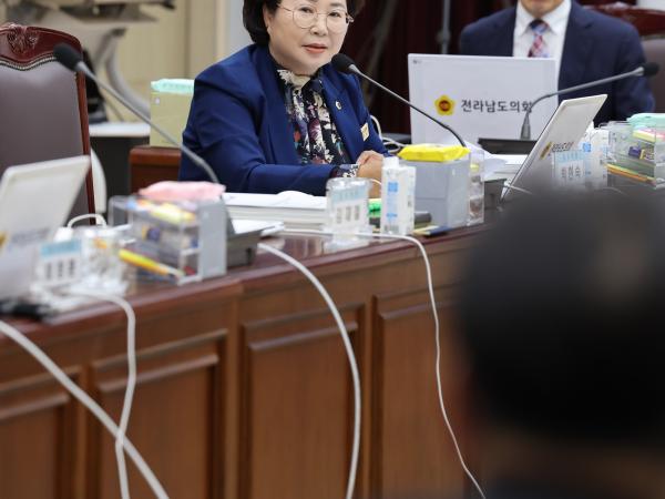 제386회 정례회 교육위원회 행정사무감사 첨부이미지 : 24년11월08일 제386회 정례회 교육위원회 행정사무감사 - 023.jpg