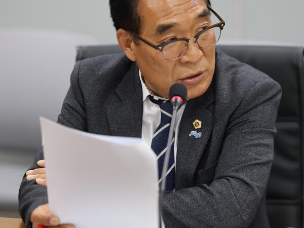 제386회 정례회 농수산위원회 행정사무감사(남도장터) 첨부이미지 : 24년11월11일 제386회 정례회 농수산위원회 행정사무감사 - 100.jpg