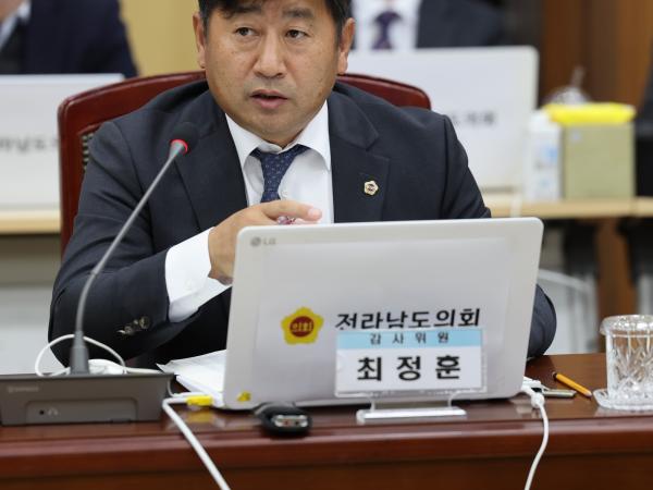 제386회 정례회 교육위원회 행정사무감사 첨부이미지 : 24년11월08일 제386회 정례회 교육위원회 행정사무감사 - 047.jpg