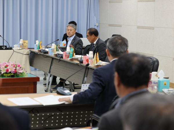 제386회 정례회 농수산위원회 행정사무감사(전남바이오진흥원) 첨부이미지 : 24년11월11일 제386회 정례회 농수산위원회 행정사무감사 - 060.jpg