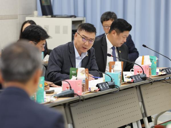 제386회 정례회 농수산위원회 행정사무감사(전남바이오진흥원) 첨부이미지 : 24년11월11일 제386회 정례회 농수산위원회 행정사무감사 - 023.jpg