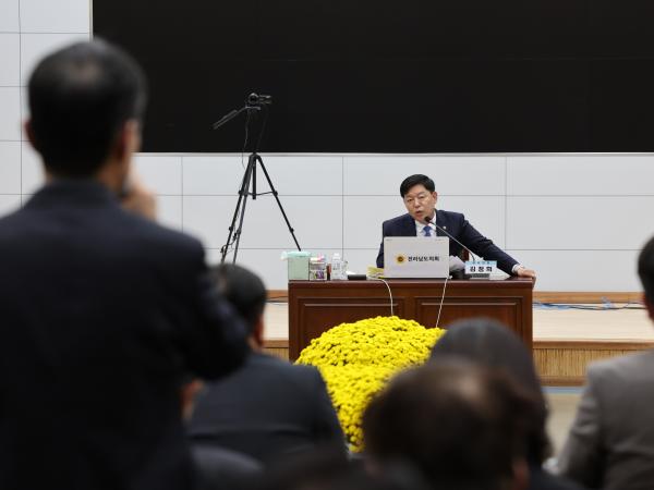 제386회 정례회 교육위원회 행정사무감사 첨부이미지 : 24년11월08일 제386회 정례회 교육위원회 행정사무감사 - 092.jpg