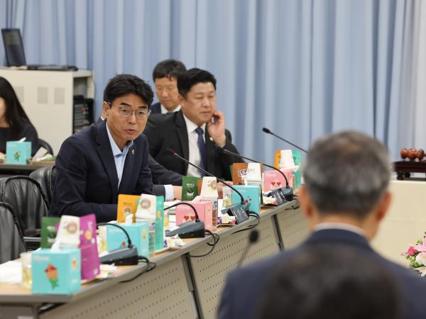 제386회 정례회 농수산위원회 행정사무감사(전남바이오진흥원) 첨부이미지 : 24년11월11일 제386회 정례회 농수산위원회 행정사무감사 - 039.jpg