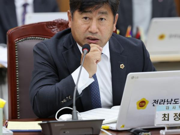 제386회 정례회 교육위원회 행정사무감사 첨부이미지 : 24년11월08일 제386회 정례회 교육위원회 행정사무감사 - 055.jpg