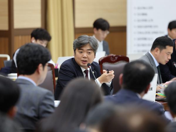 제386회 정례회 교육위원회 행정사무감사 첨부이미지 : 24년11월08일 제386회 정례회 교육위원회 행정사무감사 - 078.jpg