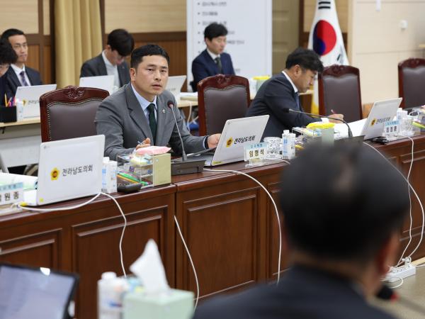 제386회 정례회 교육위원회 행정사무감사 첨부이미지 : 24년11월08일 제386회 정례회 교육위원회 행정사무감사 - 037.jpg