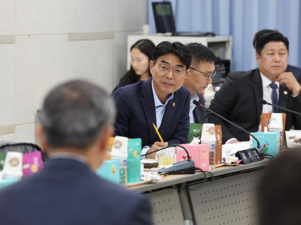 제386회 정례회 농수산위원회 행정사무감사(전남바이오진흥원) 첨부이미지 : 24년11월11일 제386회 정례회 농수산위원회 행정사무감사 - 037.jpg