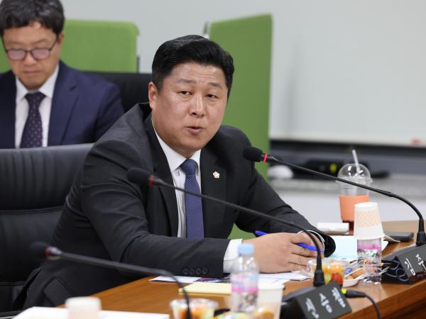 제386회 정례회 농수산위원회 행정사무감사(남도장터) 첨부이미지 : 24년11월11일 제386회 정례회 농수산위원회 행정사무감사 - 136.jpg