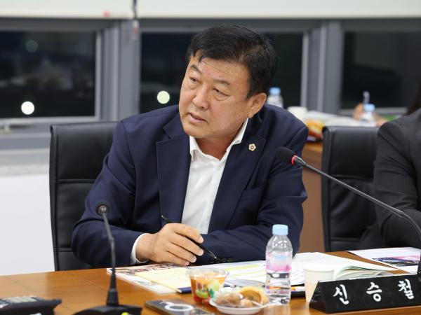제386회 정례회 농수산위원회 행정사무감사(남도장터) 첨부이미지 : 24년11월11일 제386회 정례회 농수산위원회 행정사무감사 - 130.jpg