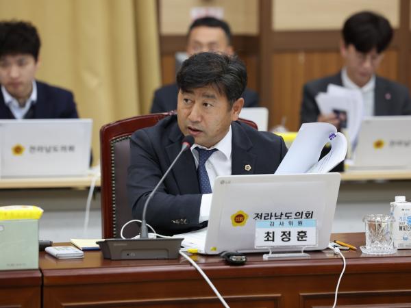 제386회 정례회 교육위원회 행정사무감사 첨부이미지 : 24년11월08일 제386회 정례회 교육위원회 행정사무감사 - 046.jpg