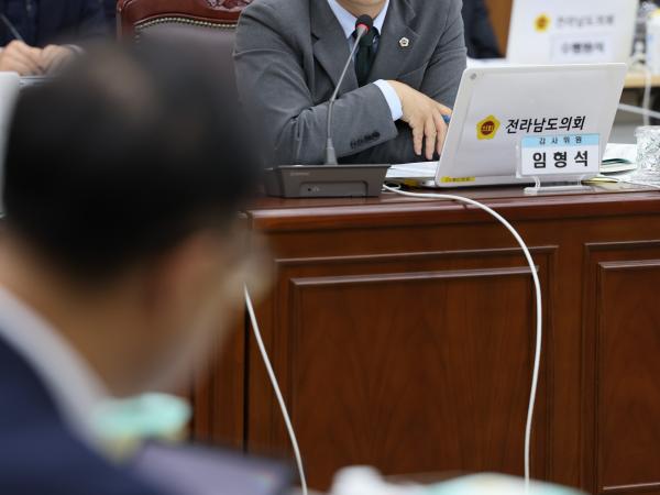 제386회 정례회 교육위원회 행정사무감사 첨부이미지 : 24년11월08일 제386회 정례회 교육위원회 행정사무감사 - 036.jpg