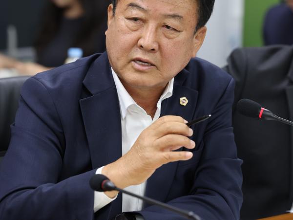 제386회 정례회 농수산위원회 행정사무감사(남도장터) 첨부이미지 : 24년11월11일 제386회 정례회 농수산위원회 행정사무감사 - 125.jpg