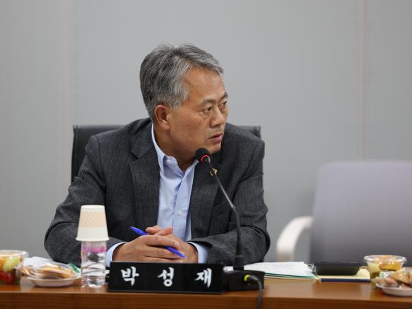 제386회 정례회 농수산위원회 행정사무감사(남도장터) 첨부이미지 : 24년11월11일 제386회 정례회 농수산위원회 행정사무감사 - 109.jpg
