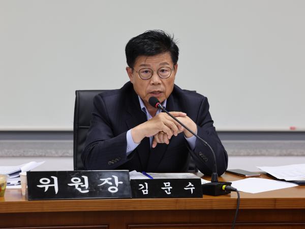 제386회 정례회 농수산위원회 행정사무감사(남도장터) 첨부이미지 : 24년11월11일 제386회 정례회 농수산위원회 행정사무감사 - 145.jpg