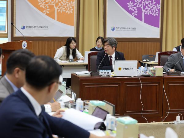 제386회 정례회 교육위원회 행정사무감사 첨부이미지 : 24년11월08일 제386회 정례회 교육위원회 행정사무감사 - 076.jpg