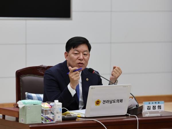 제386회 정례회 교육위원회 행정사무감사 첨부이미지 : 24년11월08일 제386회 정례회 교육위원회 행정사무감사 - 072.jpg