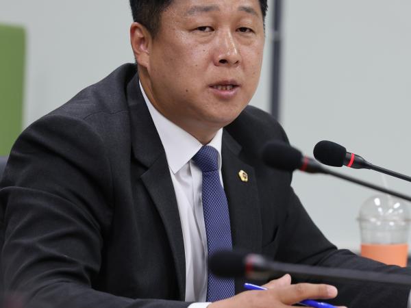 제386회 정례회 농수산위원회 행정사무감사(남도장터) 첨부이미지 : 24년11월11일 제386회 정례회 농수산위원회 행정사무감사 - 143.jpg