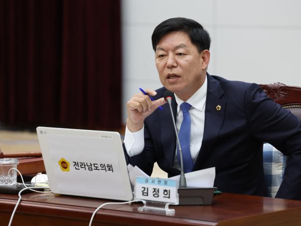 제386회 정례회 교육위원회 행정사무감사 첨부이미지 : 24년11월08일 제386회 정례회 교육위원회 행정사무감사 - 104.jpg