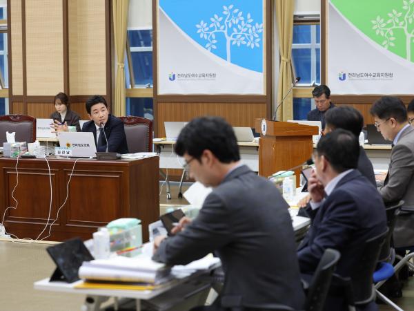 제386회 정례회 교육위원회 행정사무감사 첨부이미지 : 24년11월08일 제386회 정례회 교육위원회 행정사무감사 - 121.jpg