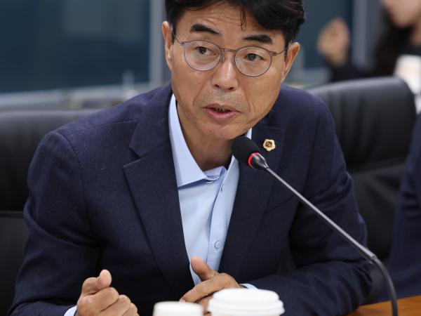 제386회 정례회 농수산위원회 행정사무감사(남도장터) 첨부이미지 : 24년11월11일 제386회 정례회 농수산위원회 행정사무감사 - 120.jpg