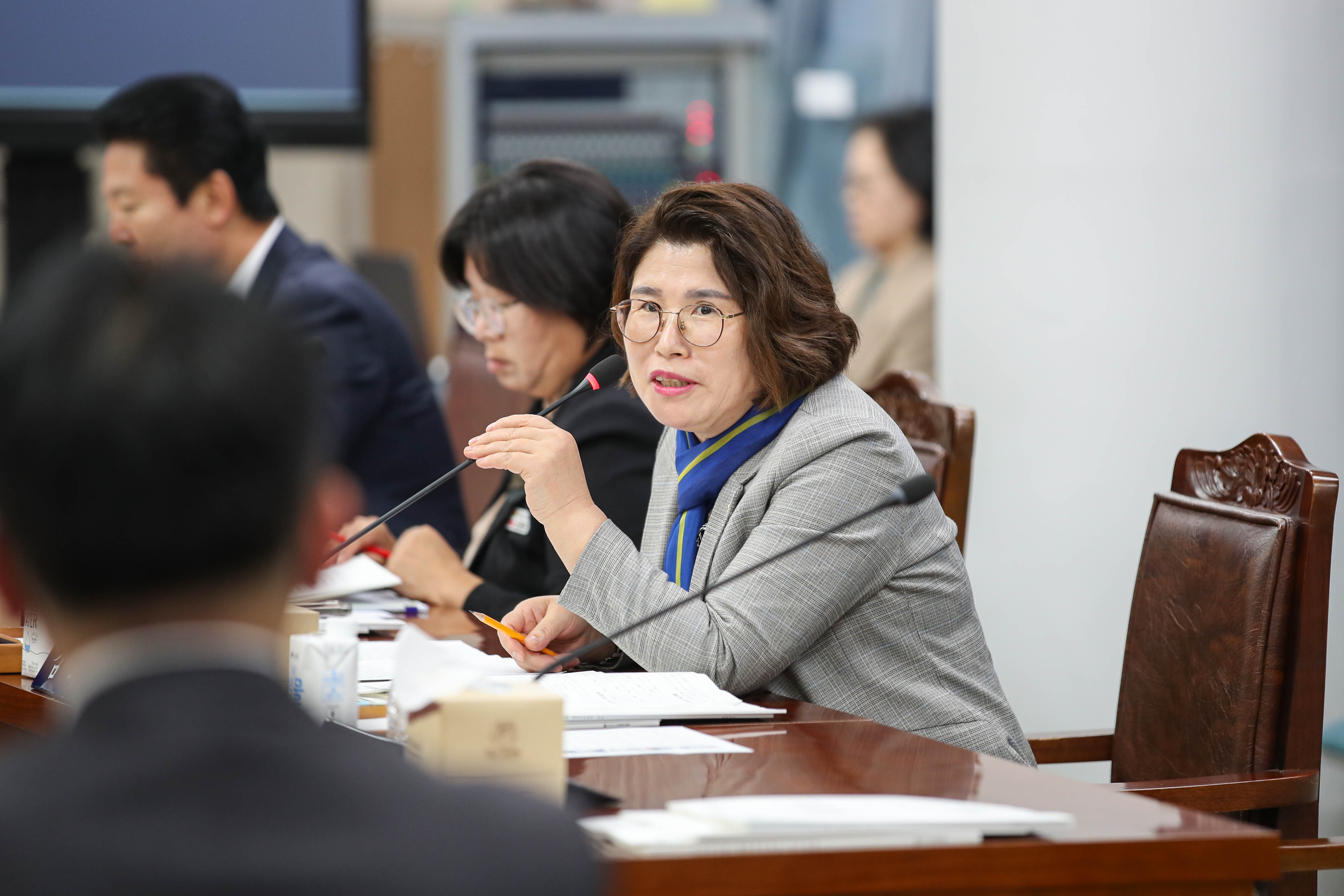 제386회 제2차 정례회 기획행정위원회 행정사무감사 첨부이미지 : 24년11월01일 제386회 제2차 정례회 기획행정위원회 행정사무감사 1일차_27.jpg