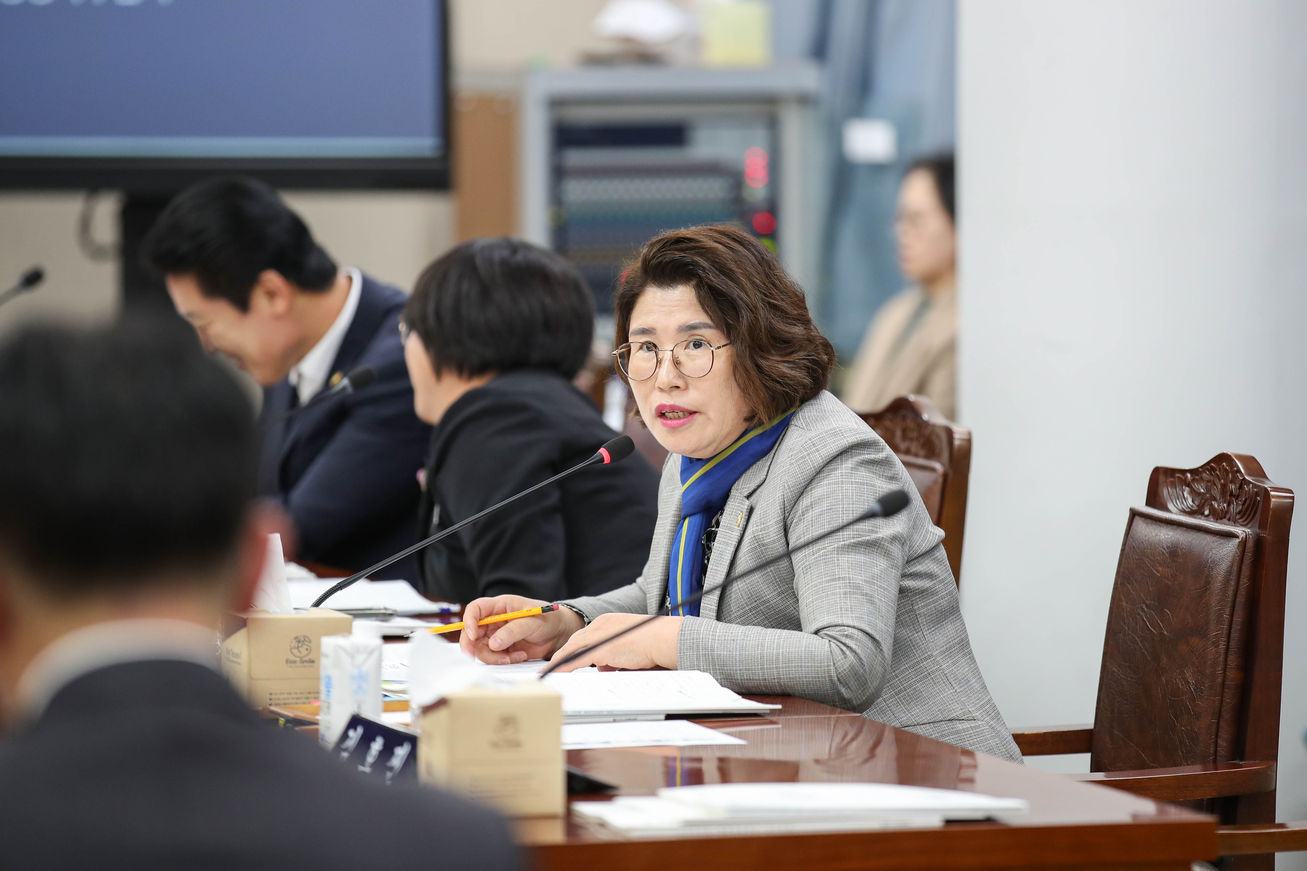 제386회 제2차 정례회 기획행정위원회 행정사무감사 첨부이미지 : 24년11월01일 제386회 제2차 정례회 기획행정위원회 행정사무감사 1일차_28.jpg
