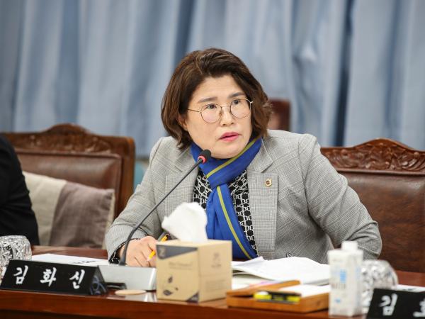 제386회 제2차 정례회 기획행정위원회 행정사무감사 첨부이미지 : 24년11월01일 제386회 제2차 정례회 기획행정위원회 행정사무감사 1일차_33.jpg