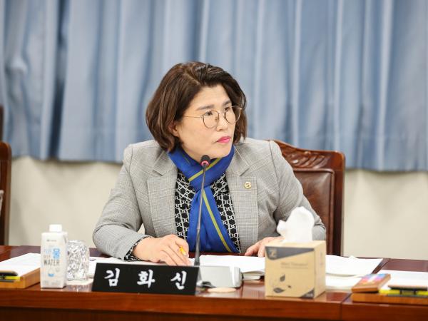 제386회 제2차 정례회 기획행정위원회 행정사무감사 첨부이미지 : 24년11월01일 제386회 제2차 정례회 기획행정위원회 행정사무감사 1일차_32.jpg