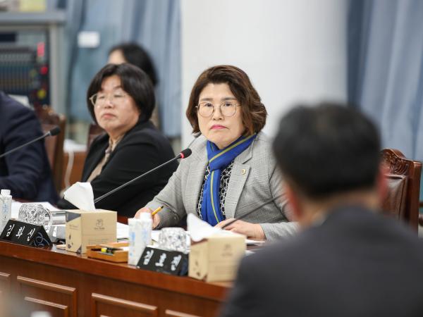 제386회 제2차 정례회 기획행정위원회 행정사무감사 첨부이미지 : 24년11월01일 제386회 제2차 정례회 기획행정위원회 행정사무감사 1일차_30.jpg