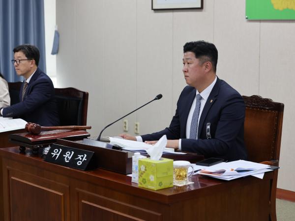 제386회 정례회 농수산위원회 행정사무감사 첨부이미지 : 24년11월04일 제386회 정례회 농수산위원회 행정사무감사 - 063.jpg