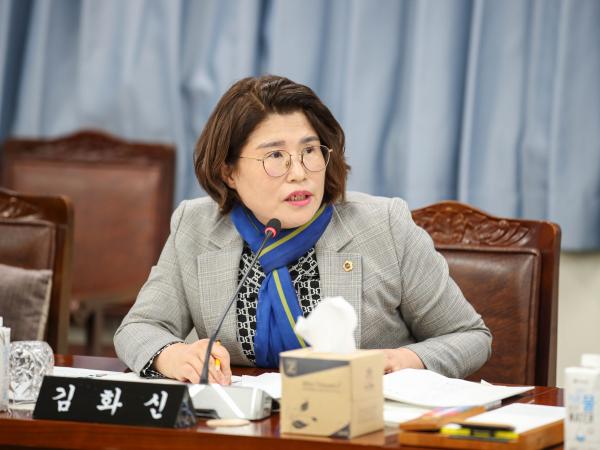 제386회 제2차 정례회 기획행정위원회 행정사무감사 첨부이미지 : 24년11월01일 제386회 제2차 정례회 기획행정위원회 행정사무감사 1일차_31.jpg
