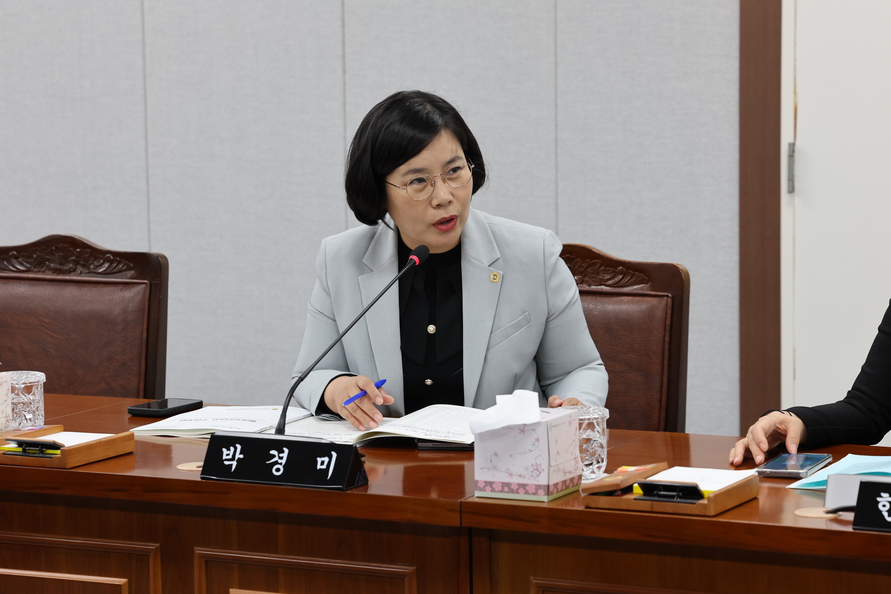 제386회 정례회 의회운영위원회 행정사무감사 첨부이미지 : 24년11월01일 제386회 정례회 의회운영위원회 행정사무감사 - 124.jpg