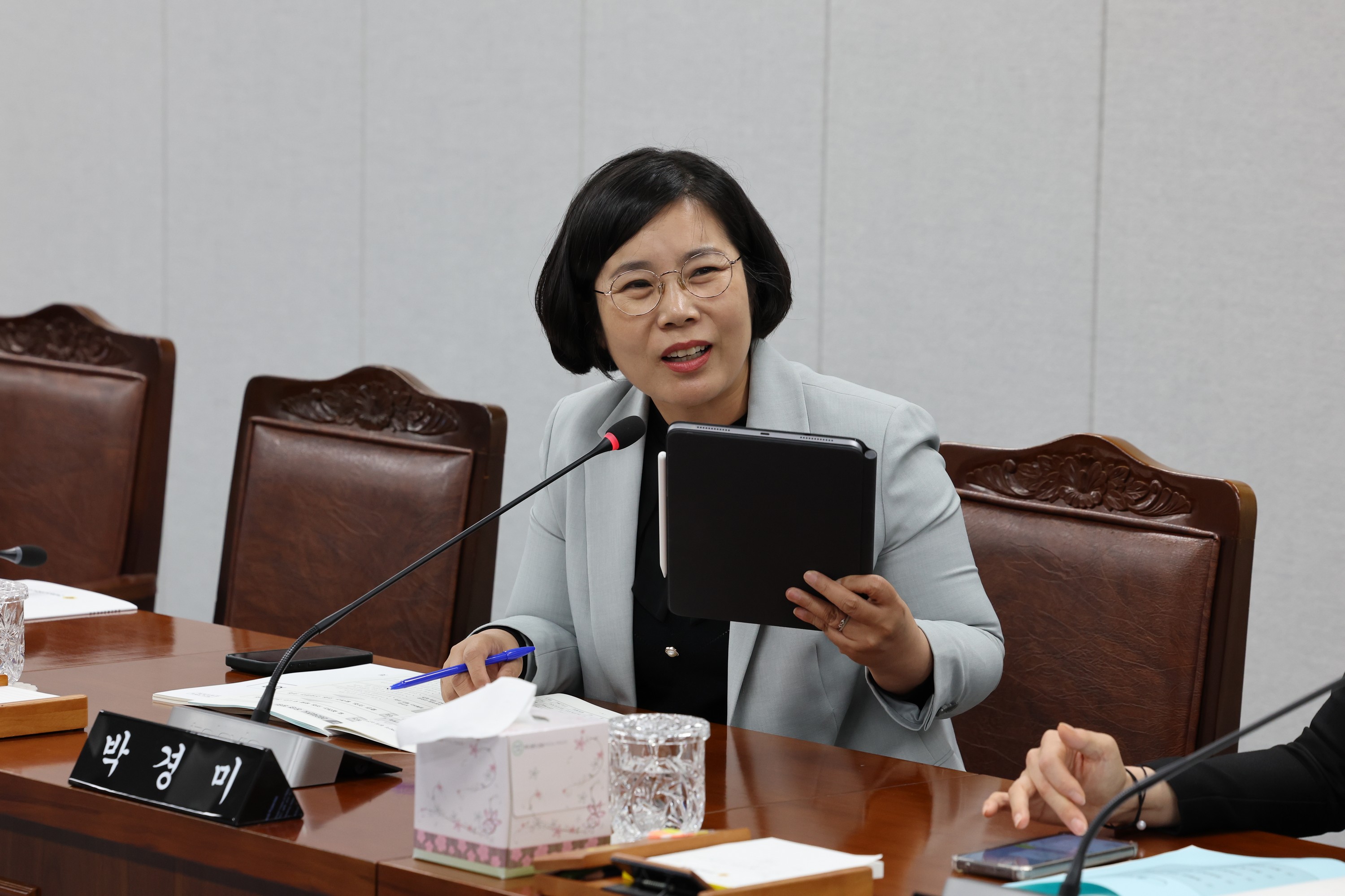 제386회 정례회 의회운영위원회 행정사무감사 첨부이미지 : 24년11월01일 제386회 정례회 의회운영위원회 행정사무감사 - 120.jpg