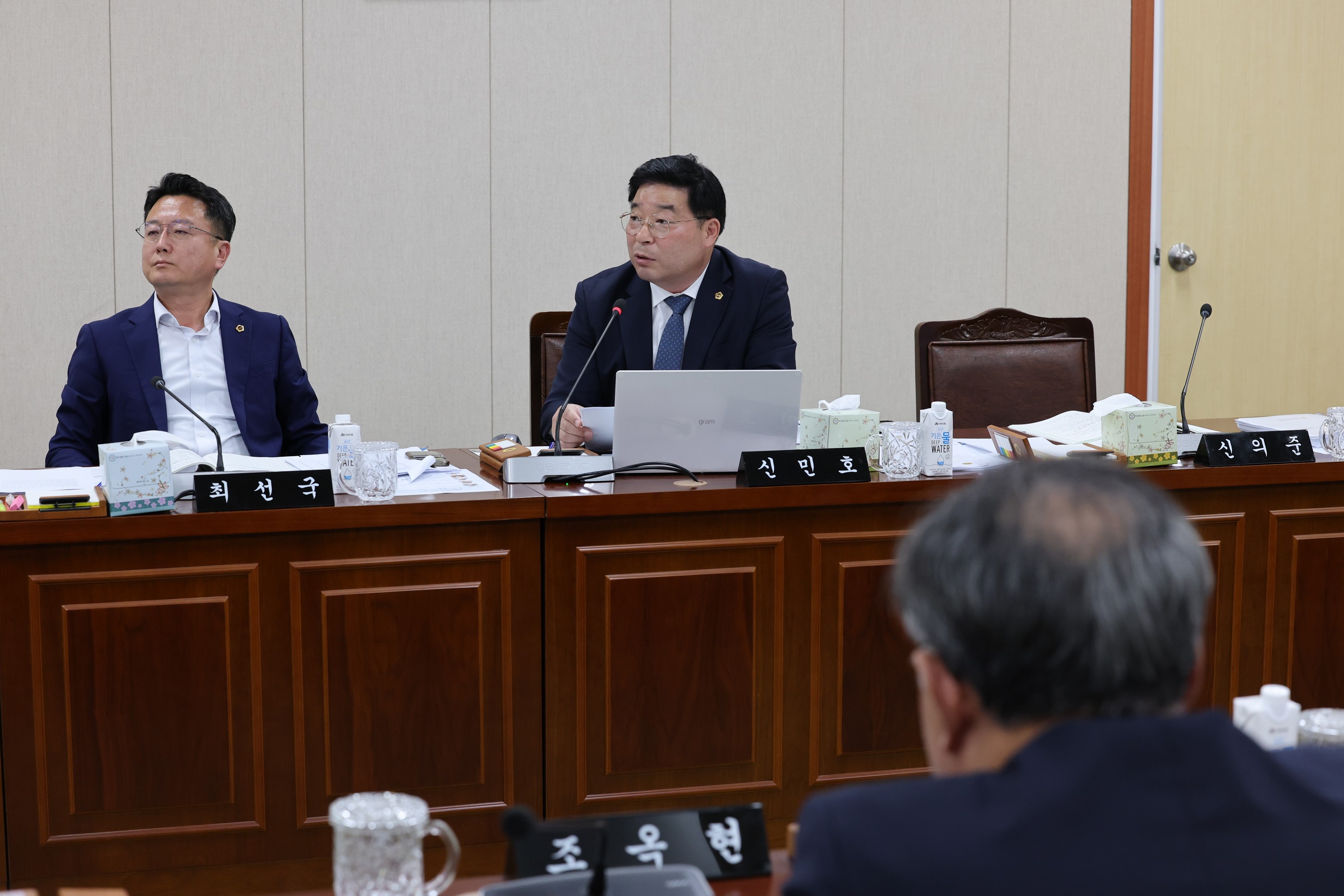 제386회 정례회 경제관광문화위원회 행정사무감사 첨부이미지 : 24년11월01일 제386회 정례회 경제관과운화위원회 행정사무감사 - 026.jpg