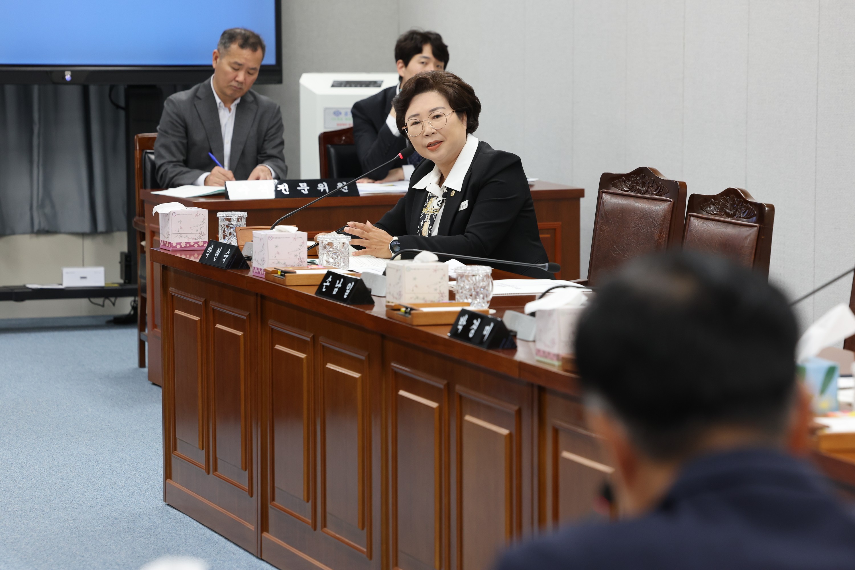 제386회 정례회 의회운영위원회 행정사무감사 첨부이미지 : 24년11월01일 제386회 정례회 의회운영위원회 행정사무감사 - 075.jpg