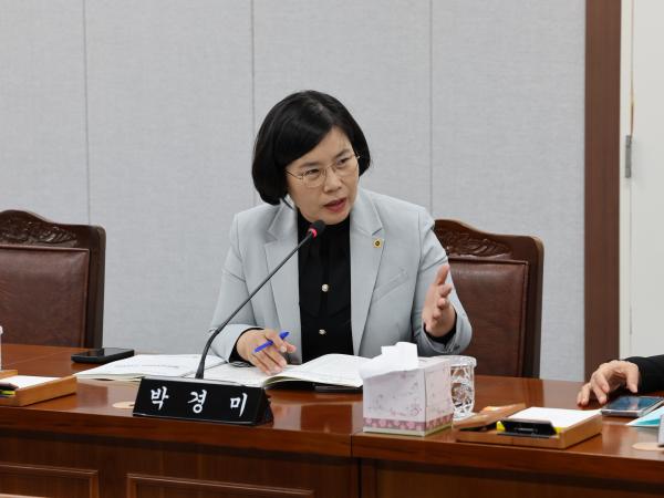 제386회 정례회 의회운영위원회 행정사무감사 첨부이미지 : 24년11월01일 제386회 정례회 의회운영위원회 행정사무감사 - 123.jpg