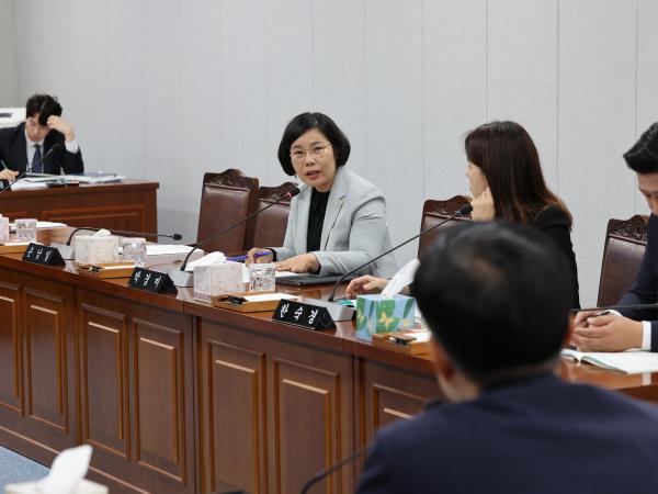 제386회 정례회 의회운영위원회 행정사무감사 첨부이미지 : 24년11월01일 제386회 정례회 의회운영위원회 행정사무감사 - 118.jpg
