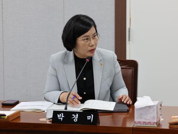 제386회 정례회 의회운영위원회 행정사무감사 첨부이미지 : 24년11월01일 제386회 정례회 의회운영위원회 행정사무감사 - 125.jpg