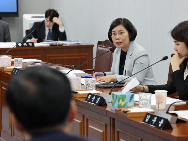 제386회 정례회 의회운영위원회 행정사무감사 첨부이미지 : 24년11월01일 제386회 정례회 의회운영위원회 행정사무감사 - 119.jpg