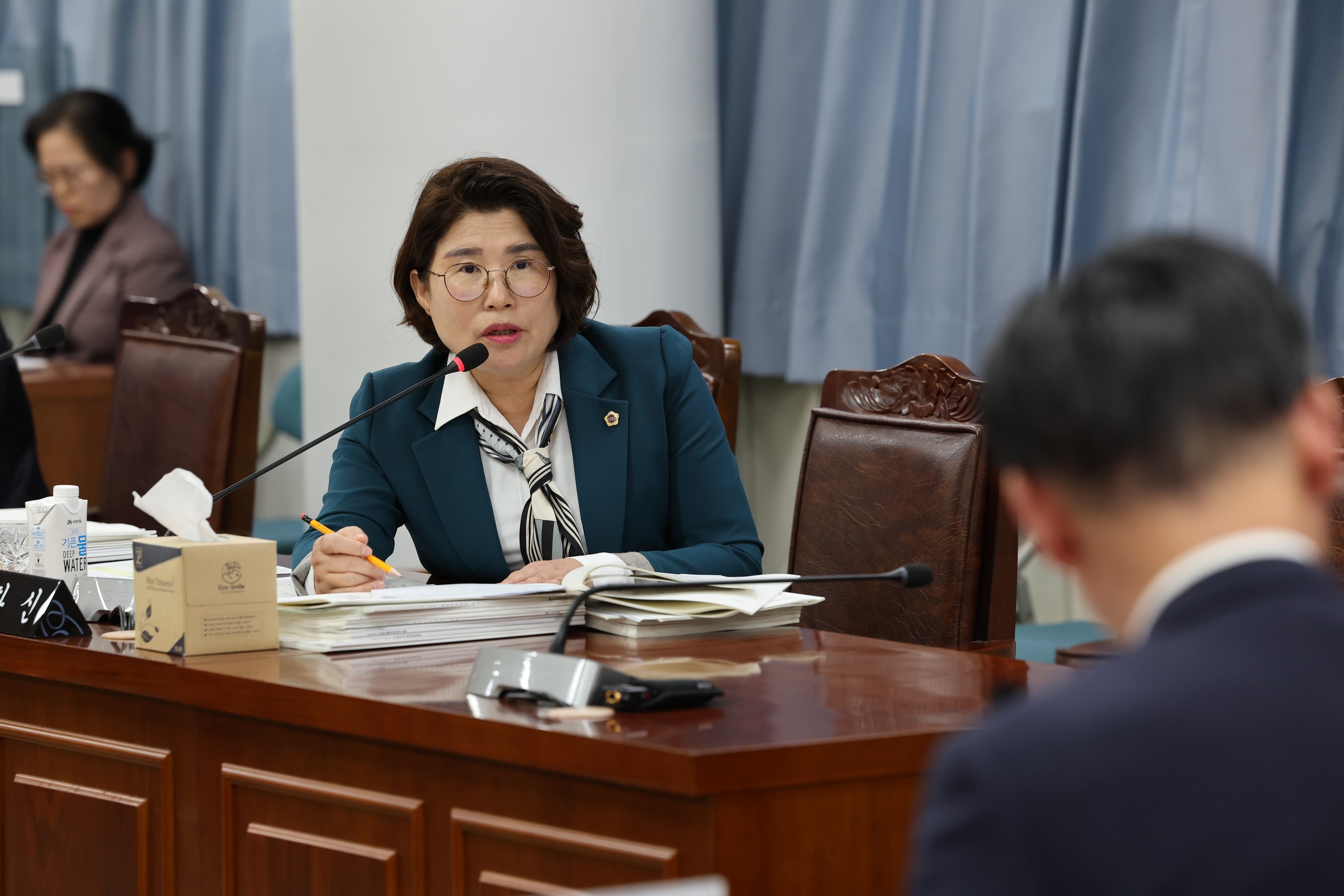 제386회 정례회 기획행정위원회 행정사무감사 첨부이미지 : 24년11월07일 제386회 정례회 기획행정위원회 행정사무감사 - 130.jpg