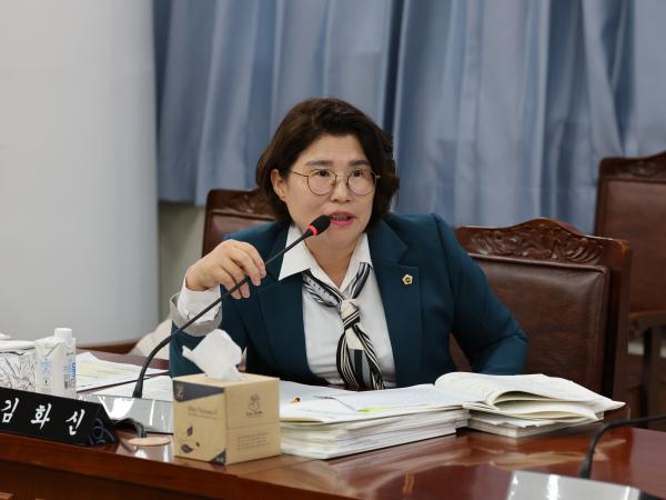 제386회 정례회 기획행정위원회 행정사무감사 첨부이미지 : 24년11월07일 제386회 정례회 기획행정위원회 행정사무감사 - 129.jpg