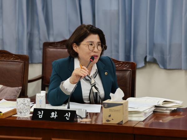 제386회 정례회 기획행정위원회 행정사무감사 첨부이미지 : 24년11월07일 제386회 정례회 기획행정위원회 행정사무감사 - 127.jpg