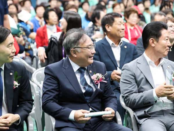 제3회 전라남도 상인의 날 첨부이미지 : 24년10월10일 제3회 전라남도 상인의 날_05.jpg